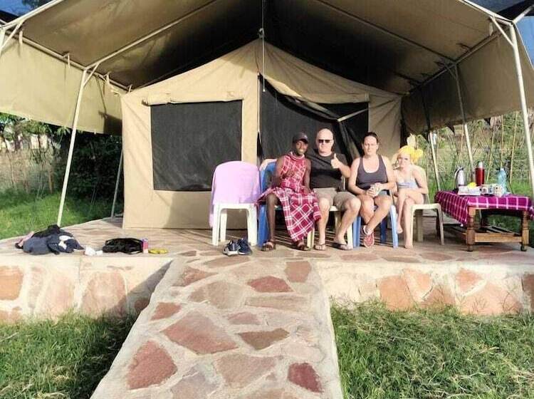 پانسیون Leruk Guest House