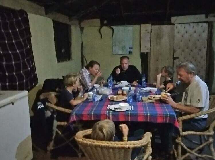 پانسیون Leruk Guest House