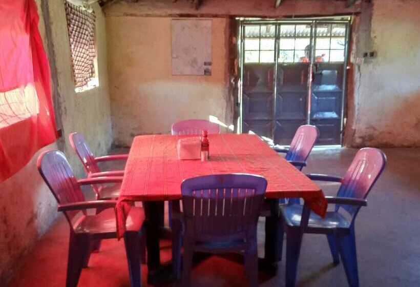 پانسیون Leruk Guest House