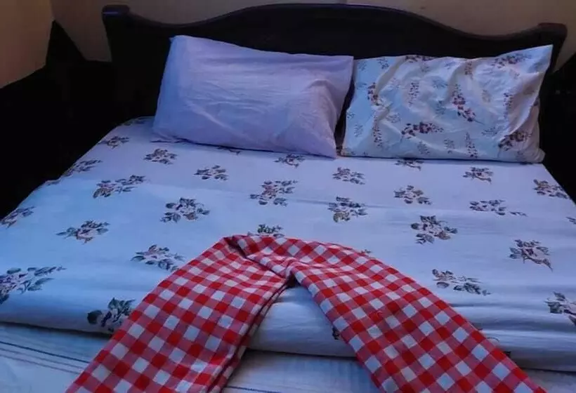 پانسیون Leruk Guest House