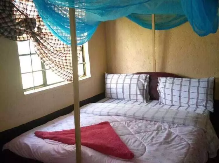 پانسیون Leruk Guest House