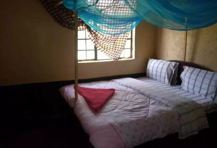 پانسیون Leruk Guest House