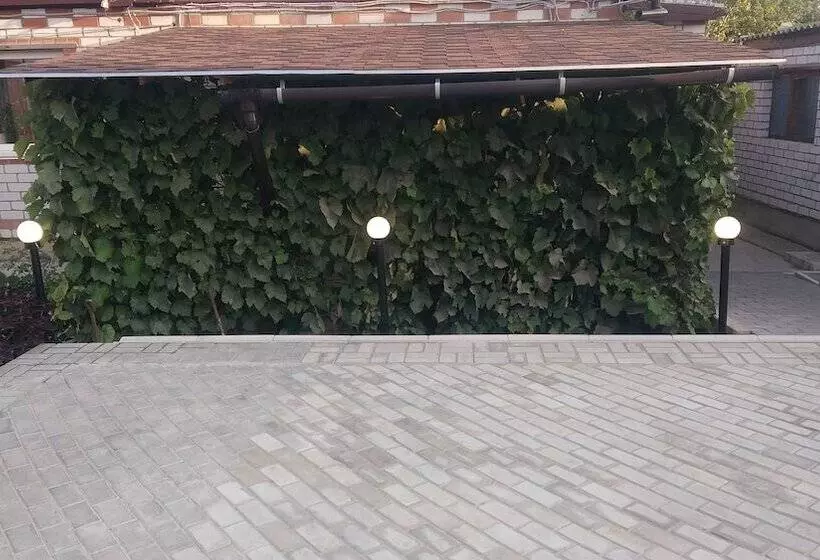 Majatalo V Gostyakh U Baby Poli