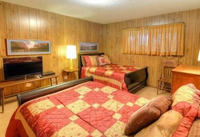 Scenic Wonders Papa Bear Cabin 3 Bedroom