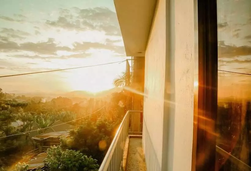 هتل Bamboo Village