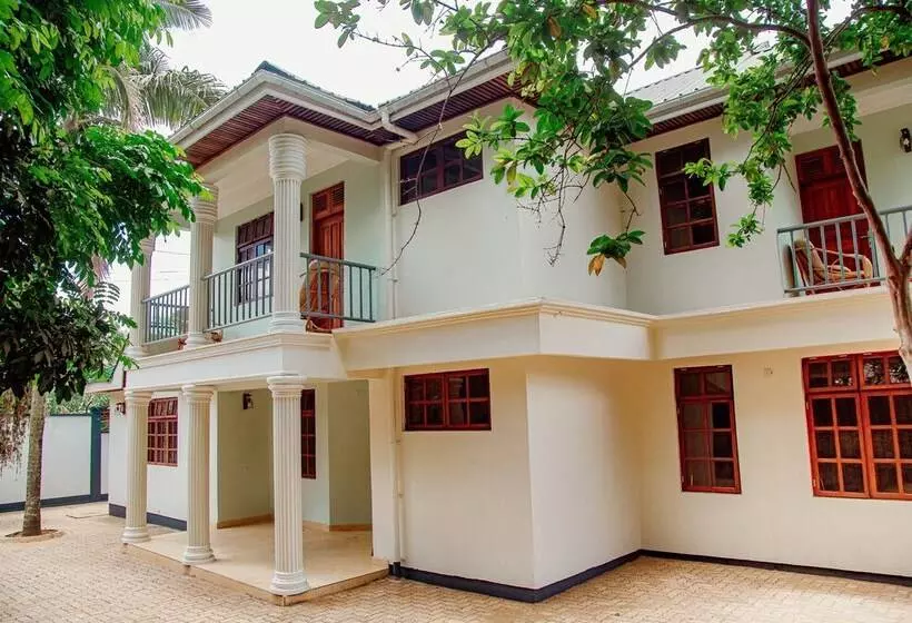 هتل Bamboo Village