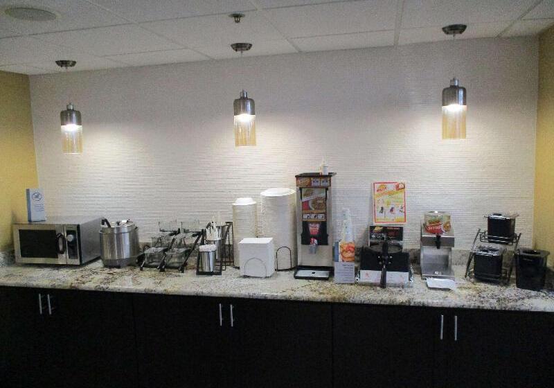 فندق Best Western Plus Lake Jackson Inn & Suites