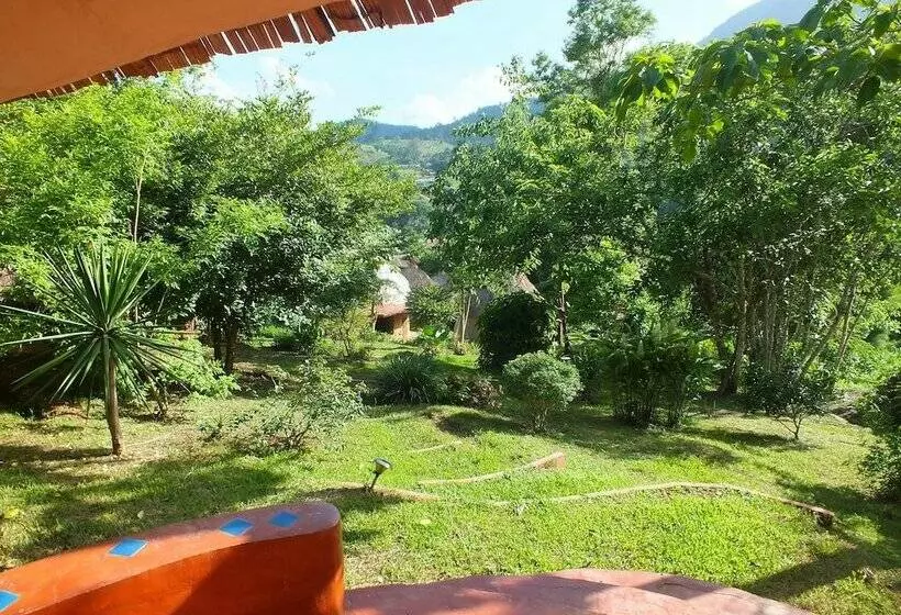 Hotelli Chiang Dao Roundhouses