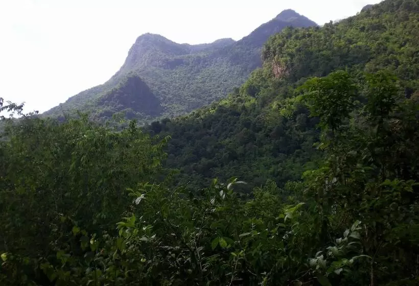 Hotelli Chiang Dao Roundhouses