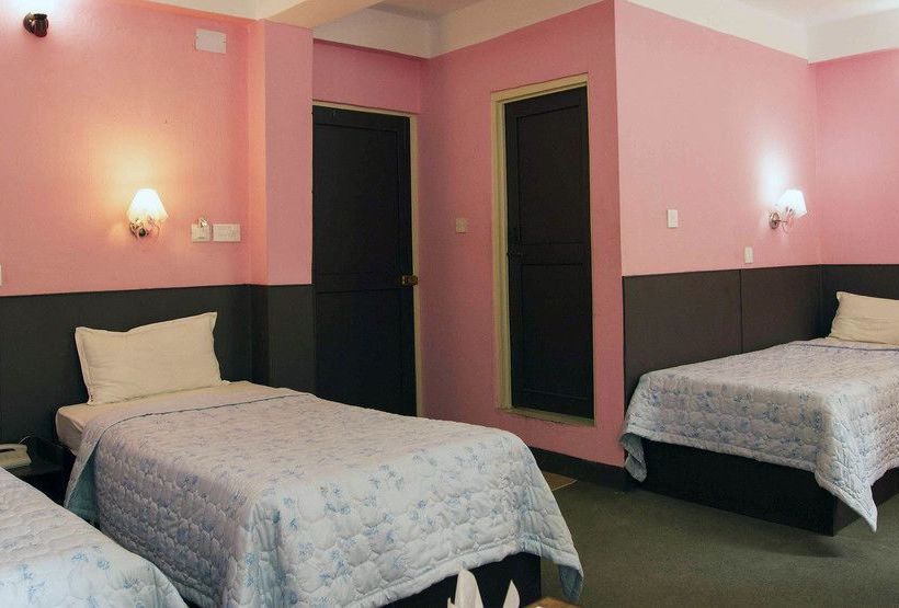 هتل Impala Garden