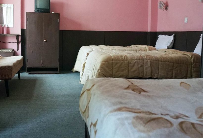 هتل Impala Garden