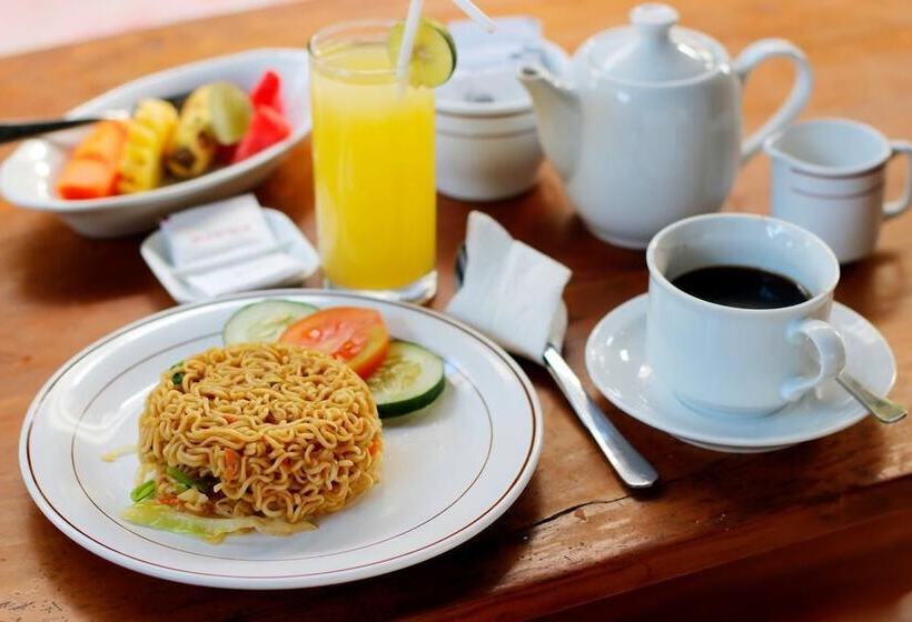 Отель Jati Sanur