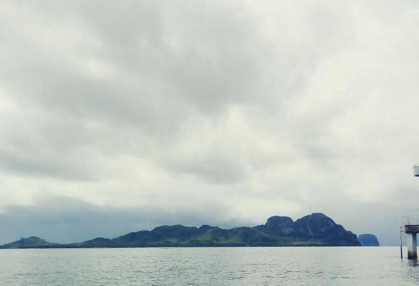 בית מלון כפרי Koh Mook Hostel