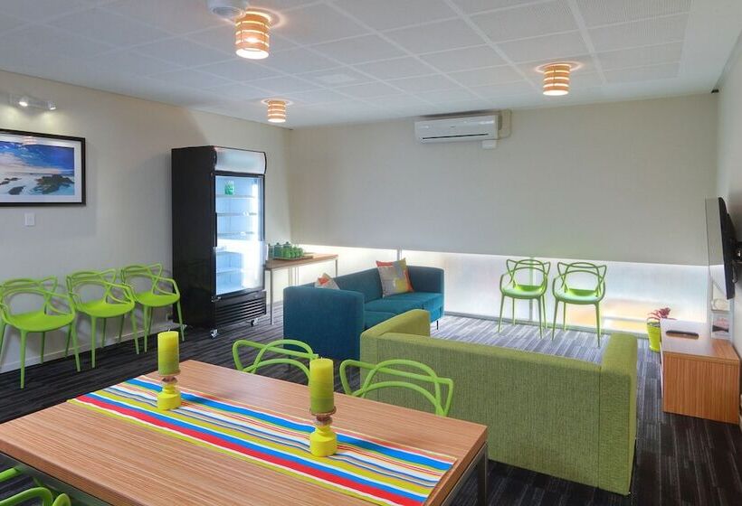 Отель Palm Beach