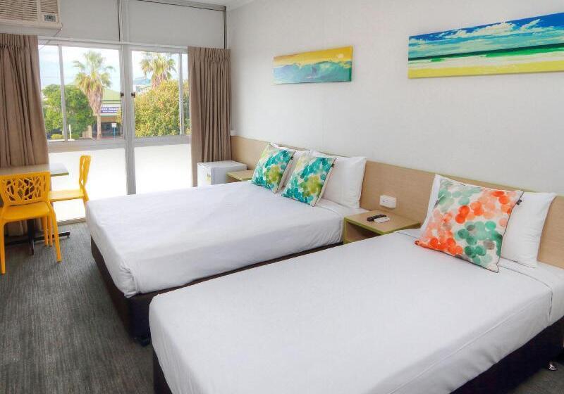 Отель Palm Beach