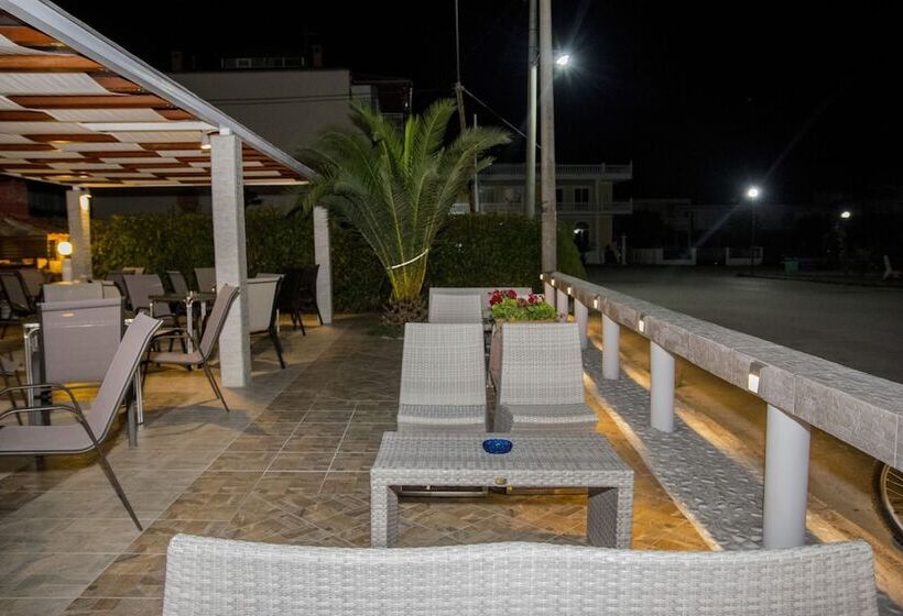 فندق Pension Delfini