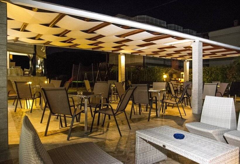 فندق Pension Delfini