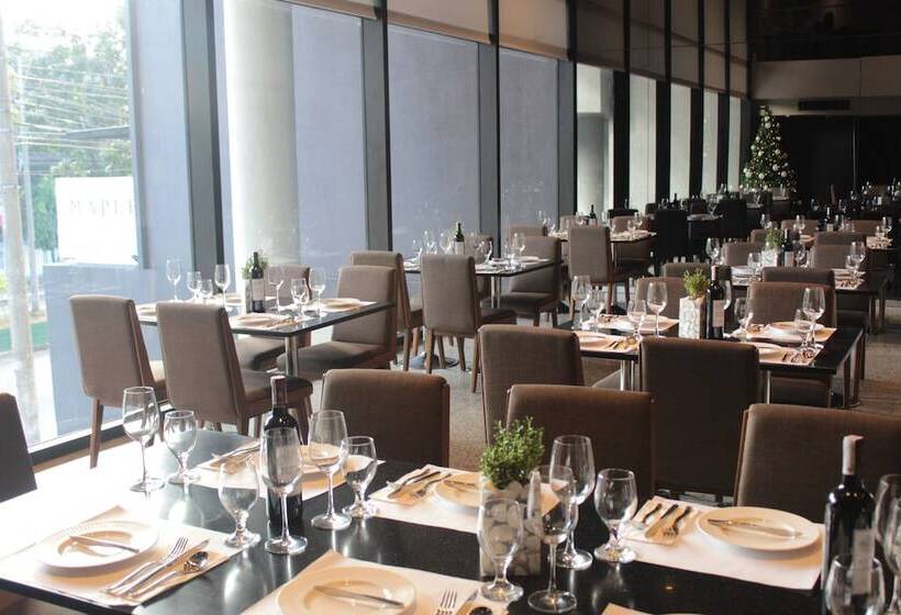 בית מלון כפרי Privato Quezon City