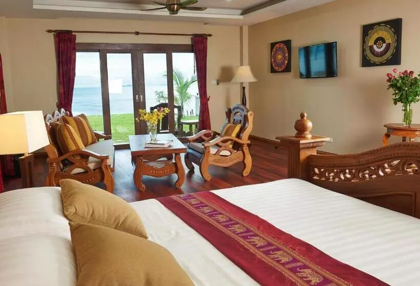 هتل Sara Beachfront Boutique Resort