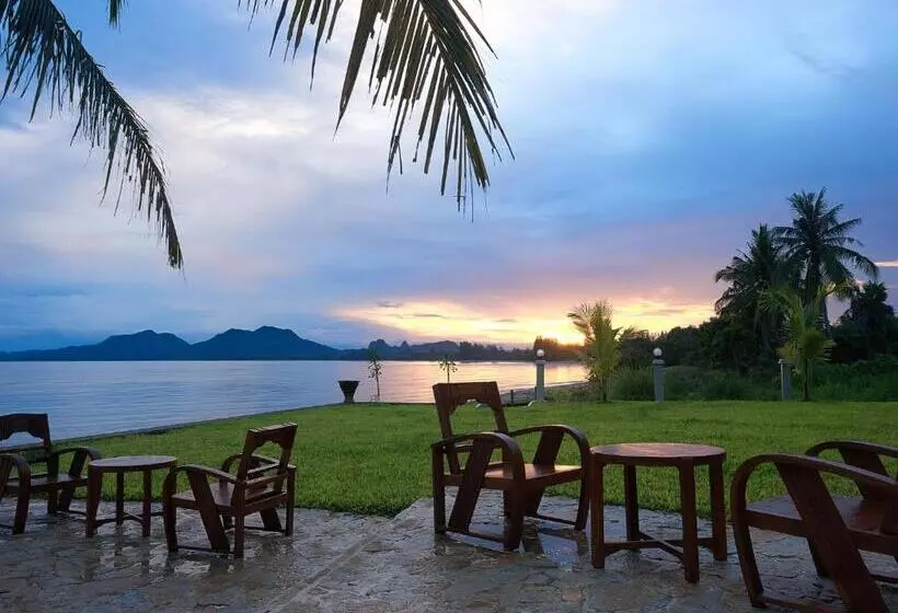 هتل Sara Beachfront Boutique Resort