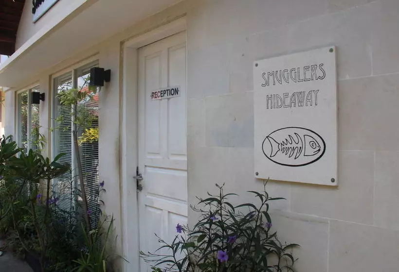 Hotell Scallywags Beach Club