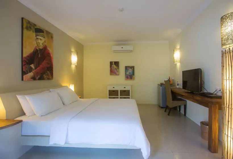 Hotell Scallywags Beach Club