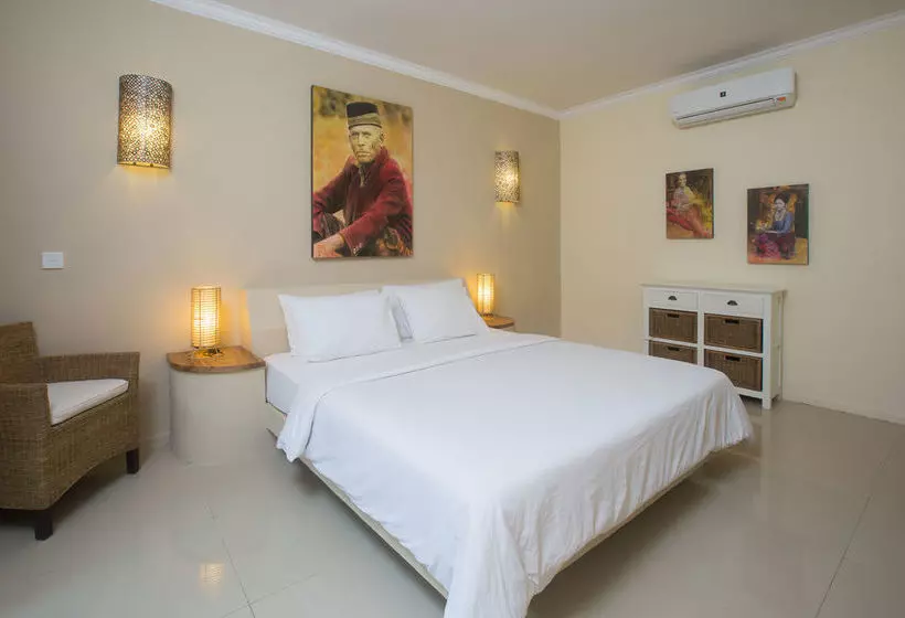 Hotell Scallywags Beach Club