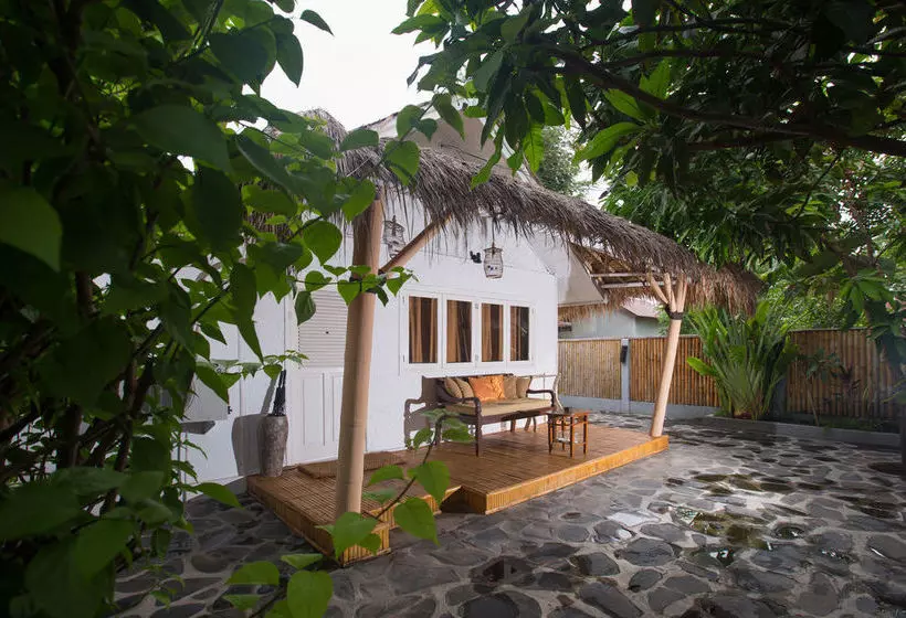 Hotell Scallywags Beach Club