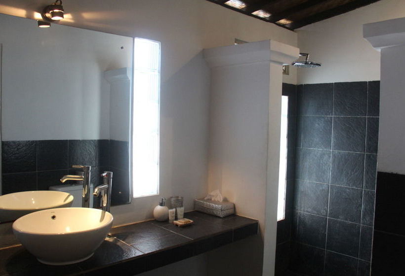 ホテル Scallywags Beach Club