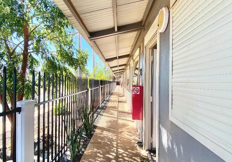 汽车旅馆  Econo Lodge Karratha