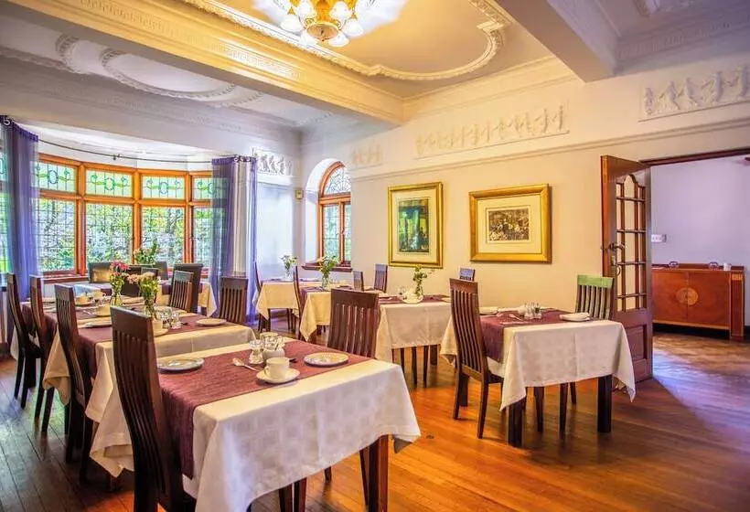 Pensió Cape Riviera Guesthouse