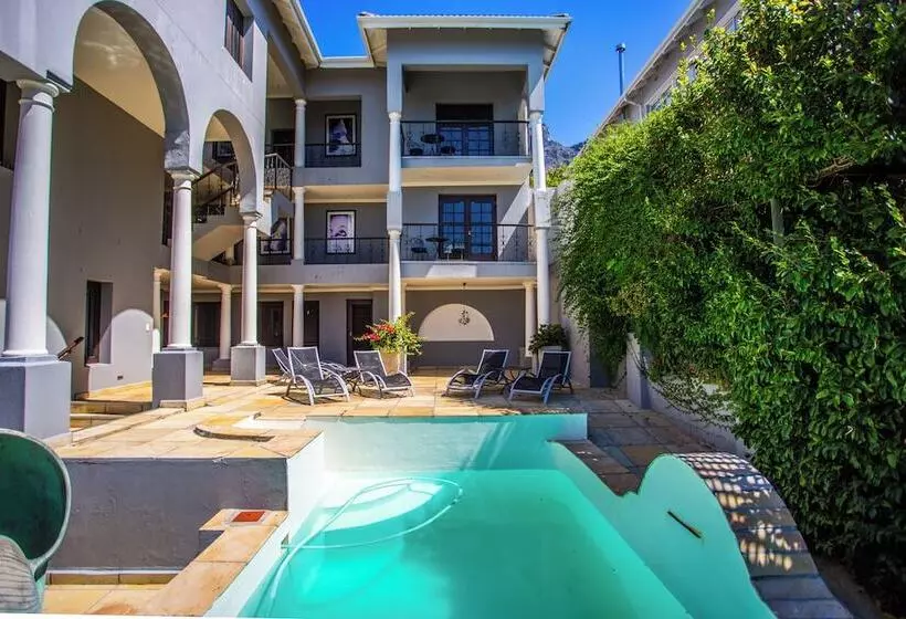 Pensió Cape Riviera Guesthouse