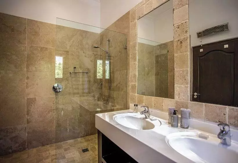 Pensió Cape Riviera Guesthouse