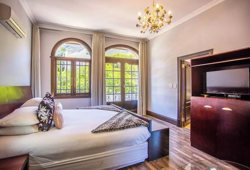 Pensió Cape Riviera Guesthouse