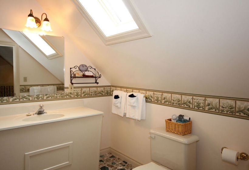 پانسیون Tara Manor Inn