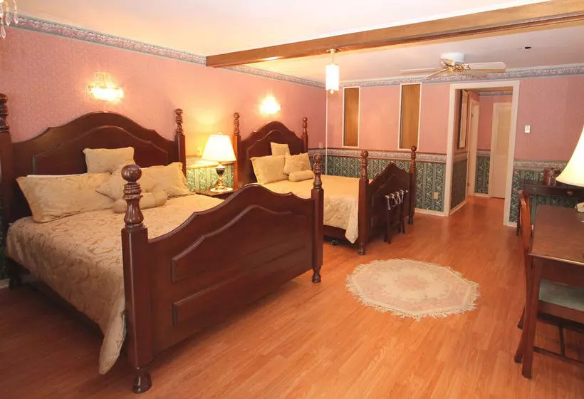 پانسیون Tara Manor Inn