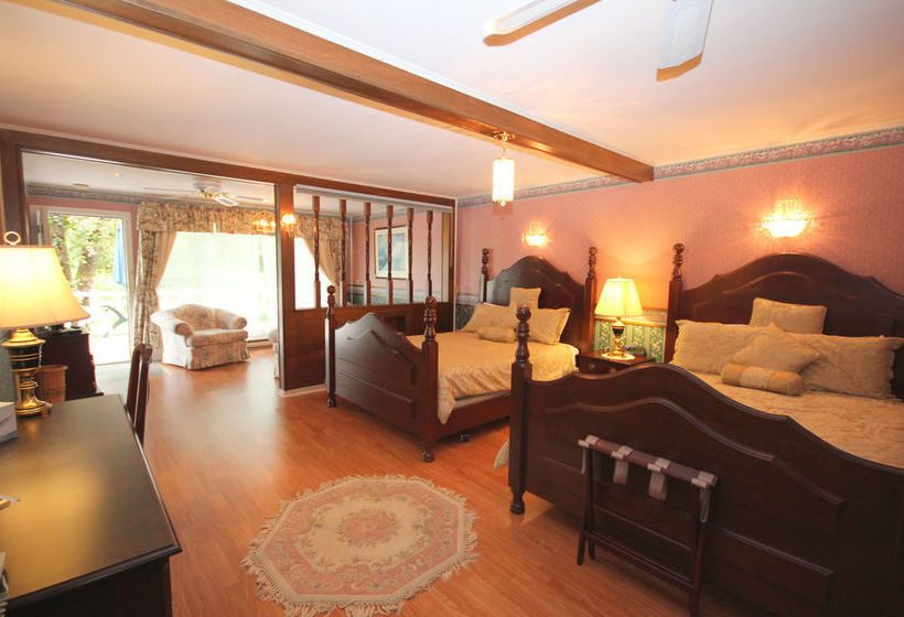 پانسیون Tara Manor Inn