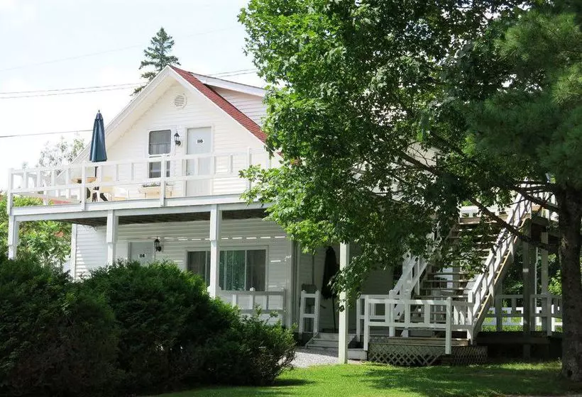 پانسیون Tara Manor Inn