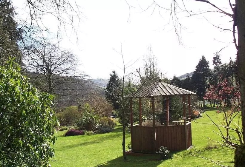 بنسيون Whitchester Christian Centre