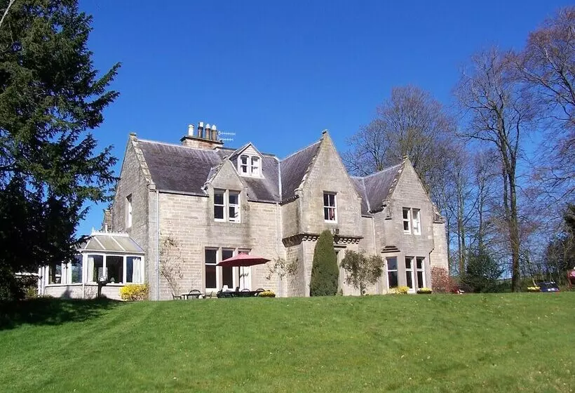 بنسيون Whitchester Christian Centre