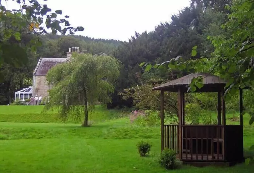 بنسيون Whitchester Christian Centre