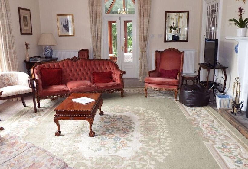 펜션 Whitchester Christian Centre