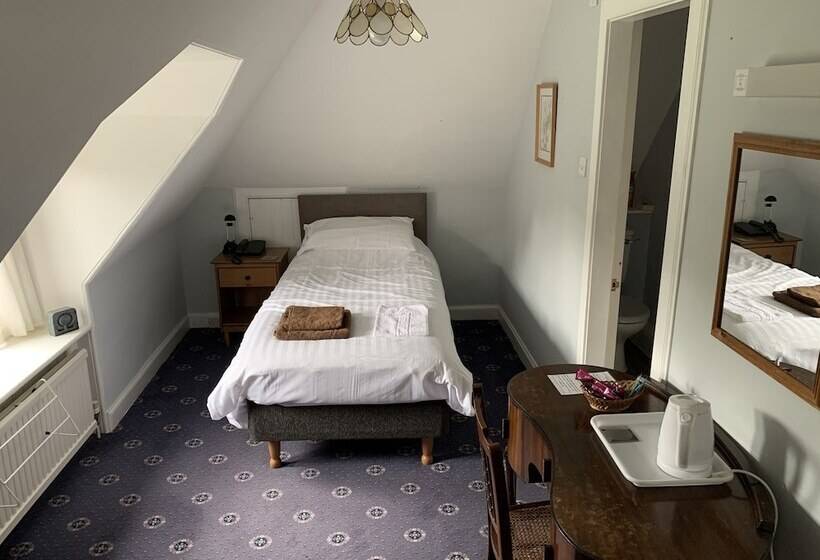 펜션 Whitchester Christian Centre