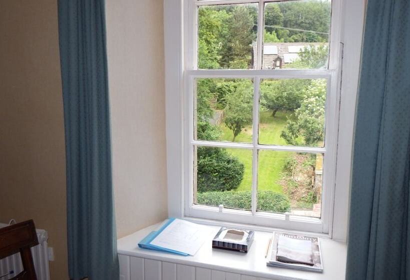 펜션 Whitchester Christian Centre