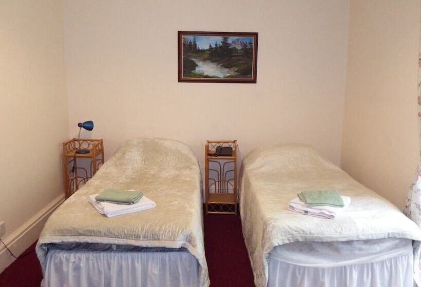 펜션 Whitchester Christian Centre