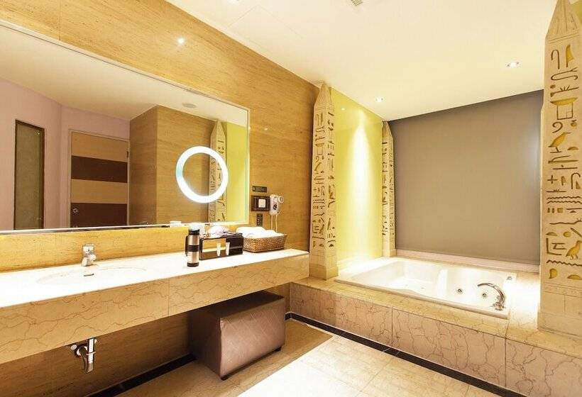 Six Star Motel  Zhongli