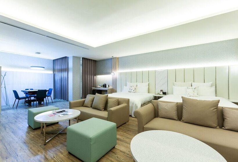 Six Star Motel  Zhongli