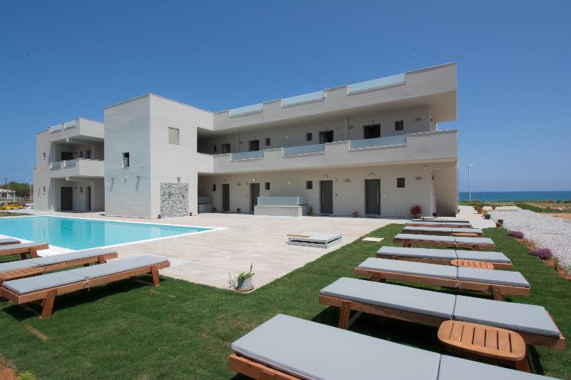 호텔 Crete Resort Sea Side Suites