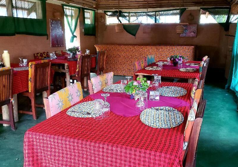 호텔 Mikumi Safari Lodge