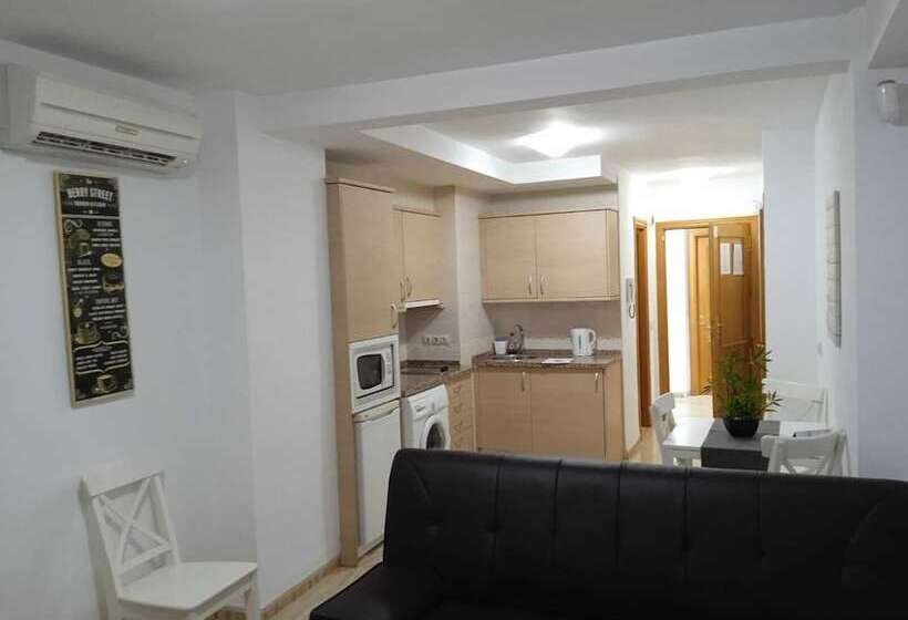 فندق Puerta Del Sol Trm